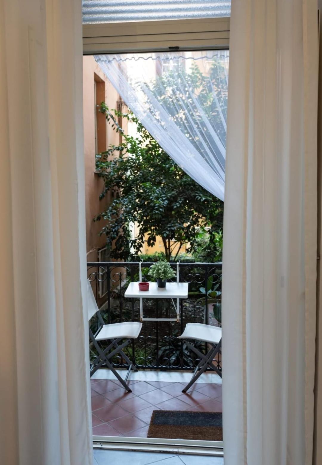 Napoli Sottosopra Chiaia Apartment Exterior photo